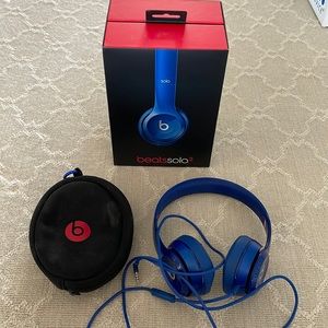 Beats by Dr Dre Solo2 headphones, gloss blue